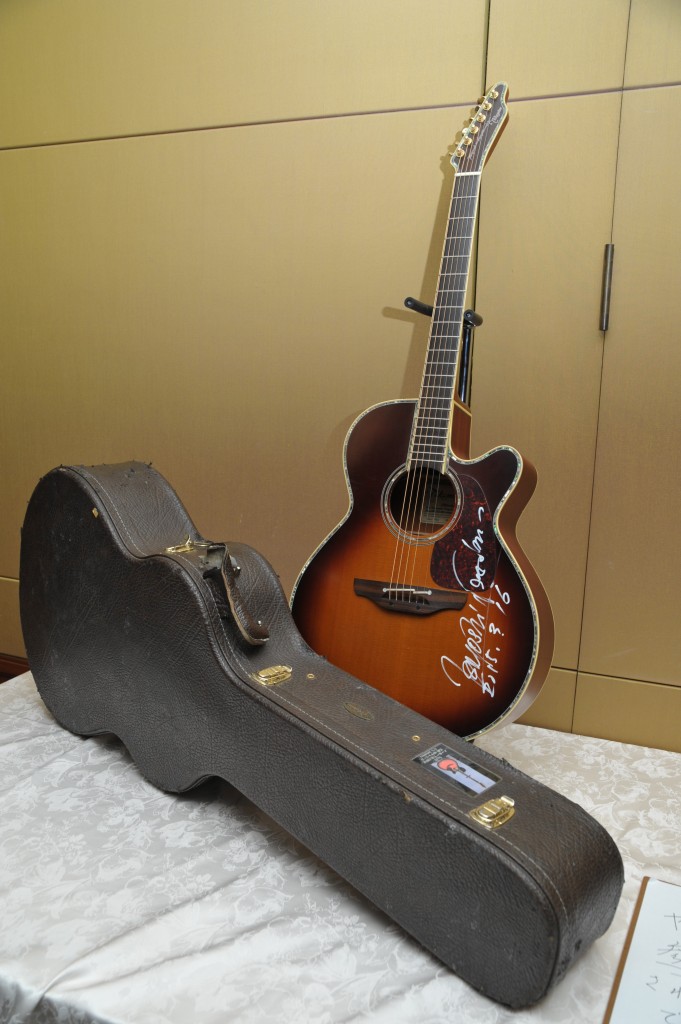期間限定値引き‼️タカミネ　長渕剛モデルアコースティックギター。